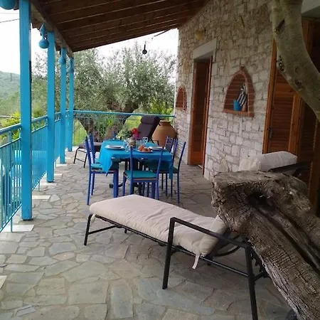 πέτρινο σπίτι με πισίνα Apartmán