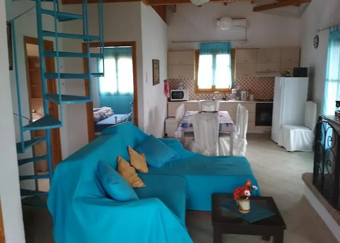 πέτρινο σπίτι με πισίνα Apartamento Falanthi