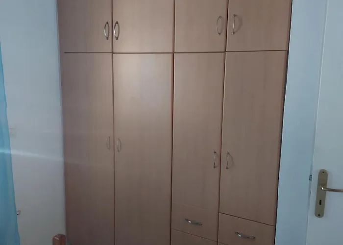 πέτρινο σπίτι με πισίνα * Falanthi