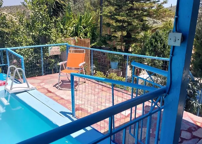 πέτρινο σπίτι με πισίνα * Falanthi