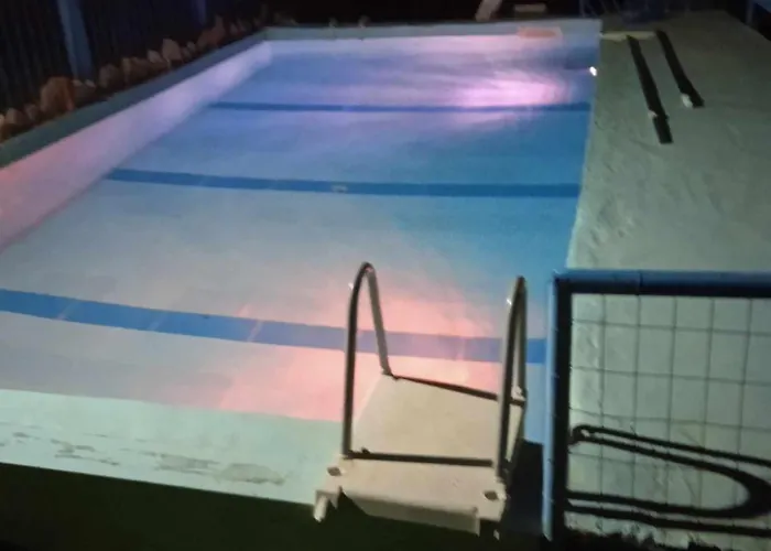 πέτρινο σπίτι με πισίνα Apartamento *